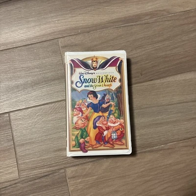 Walt Disney’s Masterpiece Snow White, And The Seven Dwarfs - Image 1 of 4