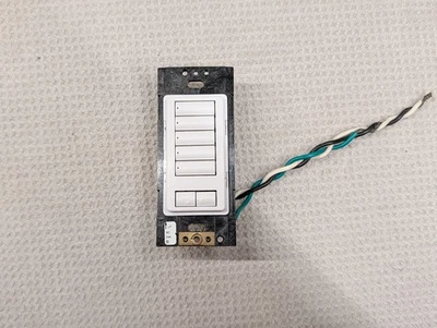 Teclado de montaje en pared Lutron RRD-W5BRL-WH Radio RA2 5 botones Foto 1 de 4