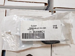 352356C1 - CLAMP, PIPE DOUBLE CUSHIONED - Picture 1 of 1
