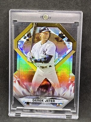 Derek Jeter RARO REFRACTOR TROQUELADO TARJETA DE INVERSIÓN TOPPS YANKEES HOF ICONO COMO NUEVO Foto 1 de 2