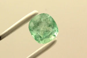 8.5mm 3 Carat Cushion Natural Colombian Emerald Loose Gemstone - Picture 1 of 5