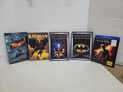 BATMAN: 4 DVD - 1 Blu-Ray The Dark Night, Batman & Robin, 1943 Movie Collection Foto 1 de 4