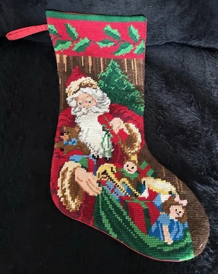 Medias de Navidad bordadas vintage con Santa Claus sosteniendo una bolsa de juguetes Foto 1 de 4