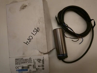 TELEMECANIQUE XSA V11373 PROXIMITY SWITCH INDUCTIVE 24-48VDC NIB NEW FREE SHIP - Image 1 of 4