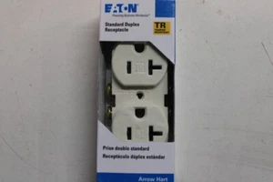 Eaton TRCR20LA-BX-LW Outlets - Picture 1 of 2