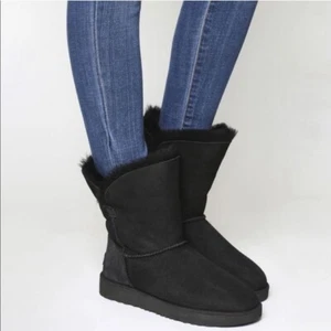 UGG Australia Bailey Button Short (Shearling, Lammfellfutter, Light Wt. 4 Farben) - Bild 1 von 9