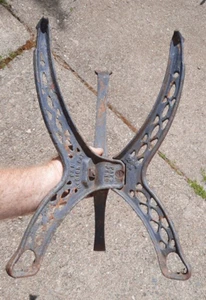 Ornate P & H Cast Iron Plant Stand - Picture 1 of 5
