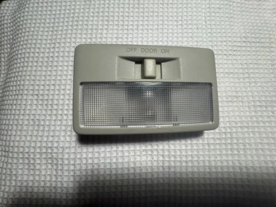 Mazda 3 2013 OEM montado en el centro interior domo luz Foto 1 de 4