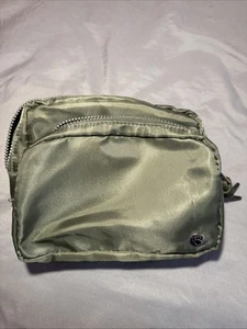 Bearpaw Crossbody Bag - Picture 1 of 4