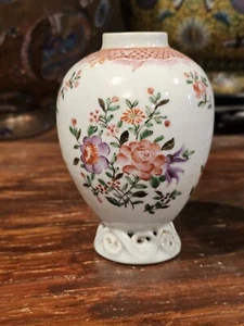 18th Century Chinese Export Famille Rose Vase Jar Flowers Waves China Porcelain - Picture 1 of 12
