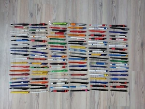 100+ Werbe Kugelschreiber Sammlung Konvolut Kulis Werbung 80er 90er 2000er neuw. - Bild 1 von 5