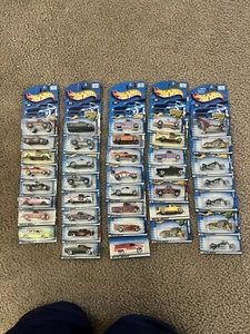 38 Hot Wheels Camion e Moto Nuovi - Foto 1 di 7