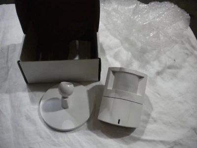 TWO- Cooper Wall/Corner low voltage occupancy sensor   OAWC-P-120W-R - Image 1 of 4