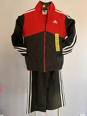 Adidas, Niños, Negro/Rojo/Blanco, Conjunto de 3 Piezas Conjunto. Nuevo con etiquetas, talla 4T Foto 1 de 4