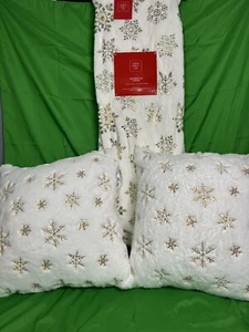 North Spruce Lane Blanket 50 x 70 ,and Pillows Set Of 2 White /gold Snowflake - Picture 1 of 3