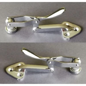 2 maniglie vetri voletti posteriori Ferrari-Maserati e varie -rear glass handles - Foto 1 di 8