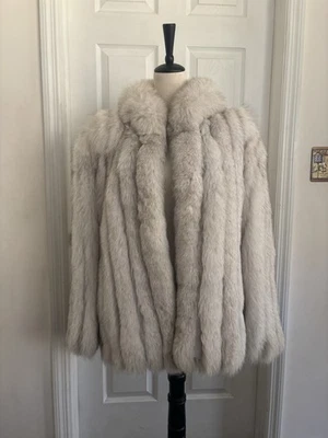 Niki Vintage Natural Blue Fox Fur Jacket In Excellent Condition Size Large. - Image 1 of 4