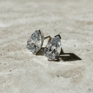 2.00 Ct Pear Cut D Color Moissanite Stud Earring In 14k White Gold Plated - Picture 1 of 7