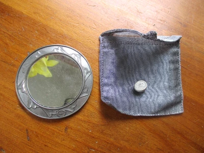 VINTAGE DANFORTH PEWTER USA GUILLOCHE GREEN IVY POCKET MIRROR W/POUCH - Image 1 of 4