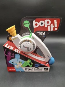 BOP IT! Talking Handheld Electronic Reflex Game White 2008 Hasbro New - Picture 1 of 5