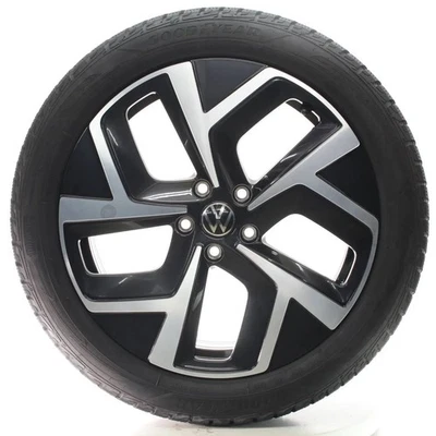 VW ID.3 E11 Winterräder Schwarz Glanz Goodyear 215/50R19 93T DOT23 10A601025AC - Bild 1 von 4