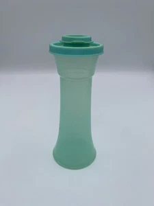 VINTAGE Tupperware Hourglass Salt or Pepper Shaker Green w/ Lid 718-20 Retro - Picture 1 of 9