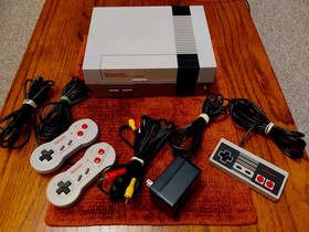 Nintendo Entertainment System NES-001 Console w/ Controllers, 18 Game Lot
