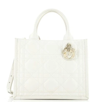 Сумка с короткими ручками книжная Christian Dior с ремешком Macrocannage лоскутное одеяло телячья кожа маленькая - Изображение 1 из 4