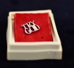 Tiffany & Co. de plata de ley vintage Prendedor de solapa Try God Religious Faith - Imagen 1 de 3