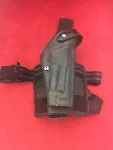 Safariland Drop Leg Holster schwarz rechte Hand Doppelriemen 6005-173 passt Ber 92 - Bild 1 von 1