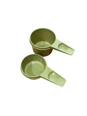 Lot of 2 Vintage Tupperware Replacement Almond Measuring Cup 765-1 763-1 2/3 1/3 - Image 1 of 4