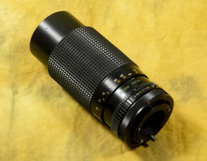 Sears 80-200mm f/4 Zoom Multi-Coated Macro Telephoto Lens - Canon FD Mount - Picture 1 of 2