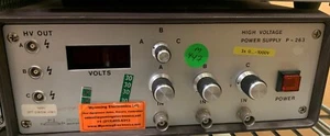 PHYSIK INSTRUMENTE HIGH VOLTAGE 3 CHANNEL POWER SUPPLY P-263 MICRO POSITIONING - Bild 1 von 4