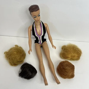 Vintage Fashion Queen Barbie Puppe mit Original Badeanzug und 4 Perücken 60er Jahre - Bild 1 von 12