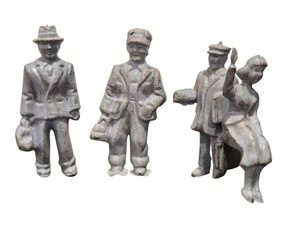 1940er Marx Littletown Gummi 35mm Spielset Mini Figuren guter Zustand 4 Stück - Bild 1 von 3