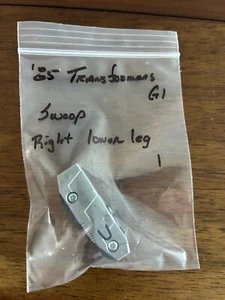 1985 Transformers G1 - Swoop - right lower leg #1 - Picture 1 of 1