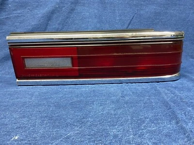 Lâmpada traseira lateral direita 1988 1989 1990 1991 1992 1993 Dodge Dynasty - Imagem 1 de 4