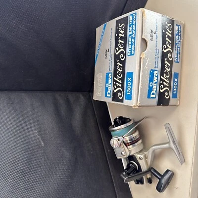 Рыболовная спиннинговая катушка Daiwa серии Silver 1300X - Изображение 1 из 4