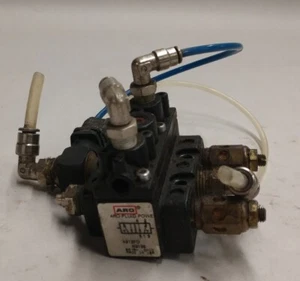 ARO - A212PD Alpha Series Body Ported Pilot Operated Directional Control Valve - Picture 1 of 3