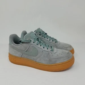 Nike Air Force 1 Mujer UK 4 Mica Verde AA0287 301 Gamuza - Imagen 1 de 14