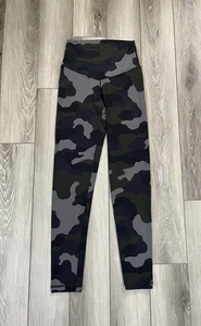 Offline by Aerie Real Me 7/8 hoch geschnittene Camouflage-Leggings Damengröße Small " - Bild 1 von 5