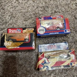 1991 Matchbox Team Collectible - Cincinnati Reds Model A 92 Corvette & Bengals - Picture 1 of 6