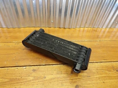 03 Victory Classic Cruiser V92 OIL COOLER 1240112-067 - Imagem 1 de 3