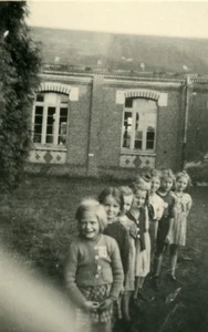 France Fives Lille Catholic Group Ames Vaillantes Origny en Thierache Photo 1946 - Foto 1 di 3
