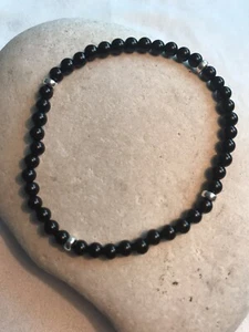 Schwarze Onyx-Edelsteine - dehnbares Herrenarmband - 925 Sterlingsilber P&P kostenlos - Bild 1 von 3