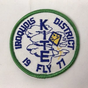Nuevo de Lote Antiguo 1977 Iroquois District Cub Scout CAC Cometa Mosca Parche Lincoln Heritage - Imagen 1 de 3