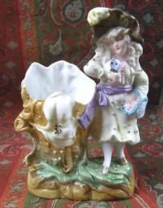 Antiguo Staffordshire Inglaterra Bisque Porcelain Spill Vase Girl with Butterfly - Imagen 1 de 8