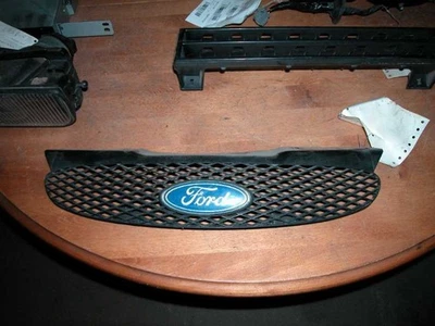 Rejilla Ford Contour 95-97  Foto 1 de 2