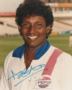 Aravinda de Silva - Sri Lankan Former Cricket Player Signed Photo - Picture 1 of 2