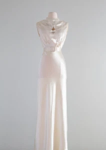 Vintage 1960s Wedding Dresses Champagne Silk Satin Train Country Bridal Gowns - Picture 1 of 16